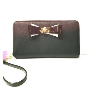 NEW Betsey Johnson Black & White Bow / Dog Wallet